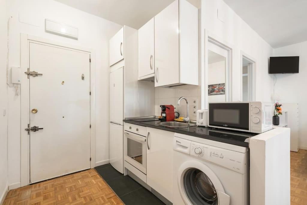 Studio Located In Puerta De Alcala - 2 Madrid Kültér fotó