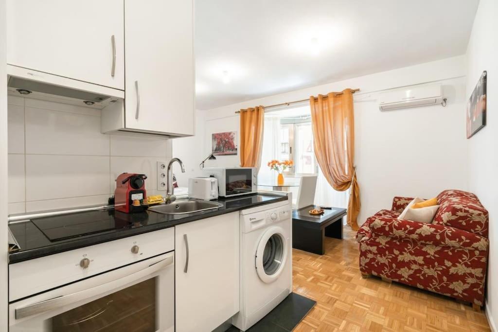 Studio Located In Puerta De Alcala - 2 Madrid Kültér fotó