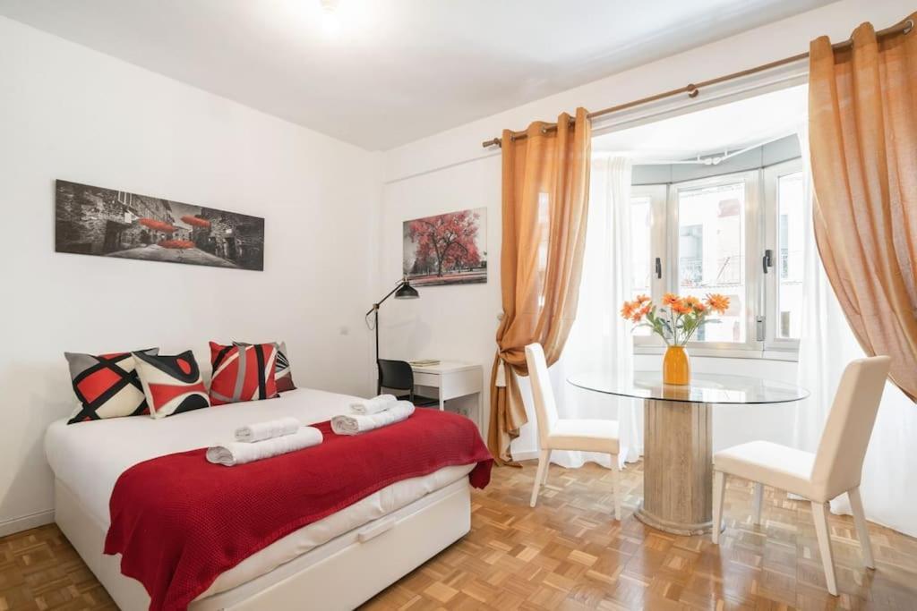Studio Located In Puerta De Alcala - 2 Madrid Kültér fotó